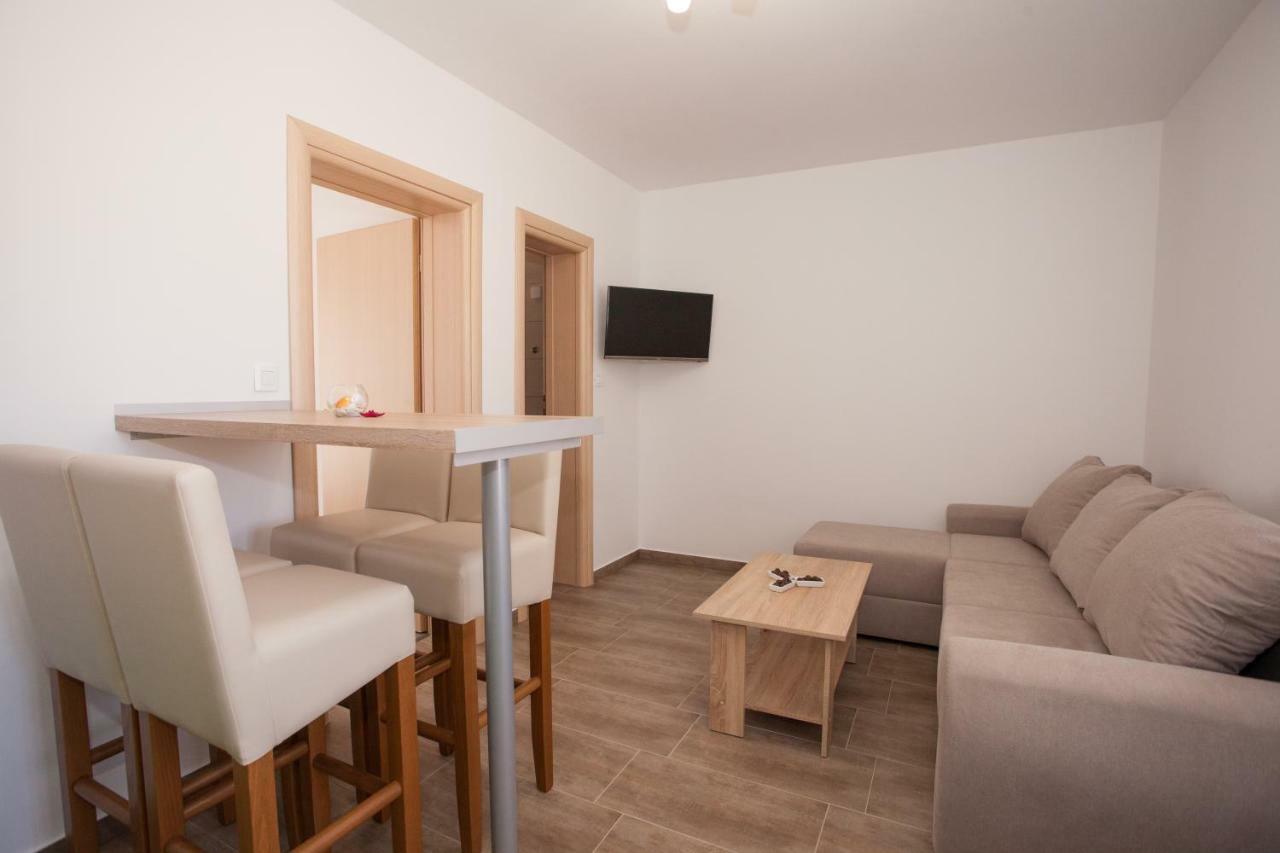 Apartments Mia 4&5 Baška Voda Esterno foto